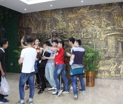 南昌建筑工程技工學(xué)校師生在仙客來(lái)學(xué)習(xí)&ldquo;雙創(chuàng)&rdquo;經(jīng)驗(yàn)、分享&ldquo;雙創(chuàng)&rdquo;精神