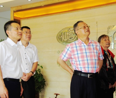 推進農(nóng)業(yè)發(fā)展抓好生產(chǎn)落實，仙客來因為他的到來備受鼓舞！