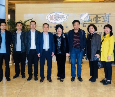 支持少數(shù)民族企業(yè)發(fā)展！延邊大學(xué)草仙藥業(yè)有限公司董事長李英姬蒞臨江西仙客來公司進行合作交流