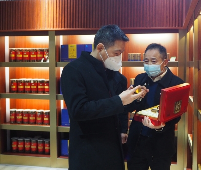 市委常委、市紀(jì)委書記熊明一行到仙客來公司走訪慰問并調(diào)研食品安全工作